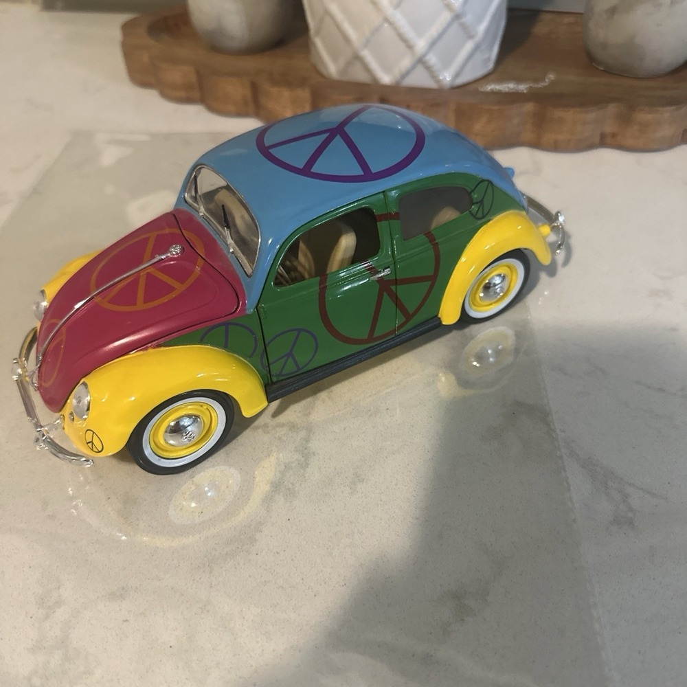 1951 VOLKSWAGON BEETLEBUG MAISTO CE 1:18 CONSCIOUSNESS‎ EXPANDING BUG